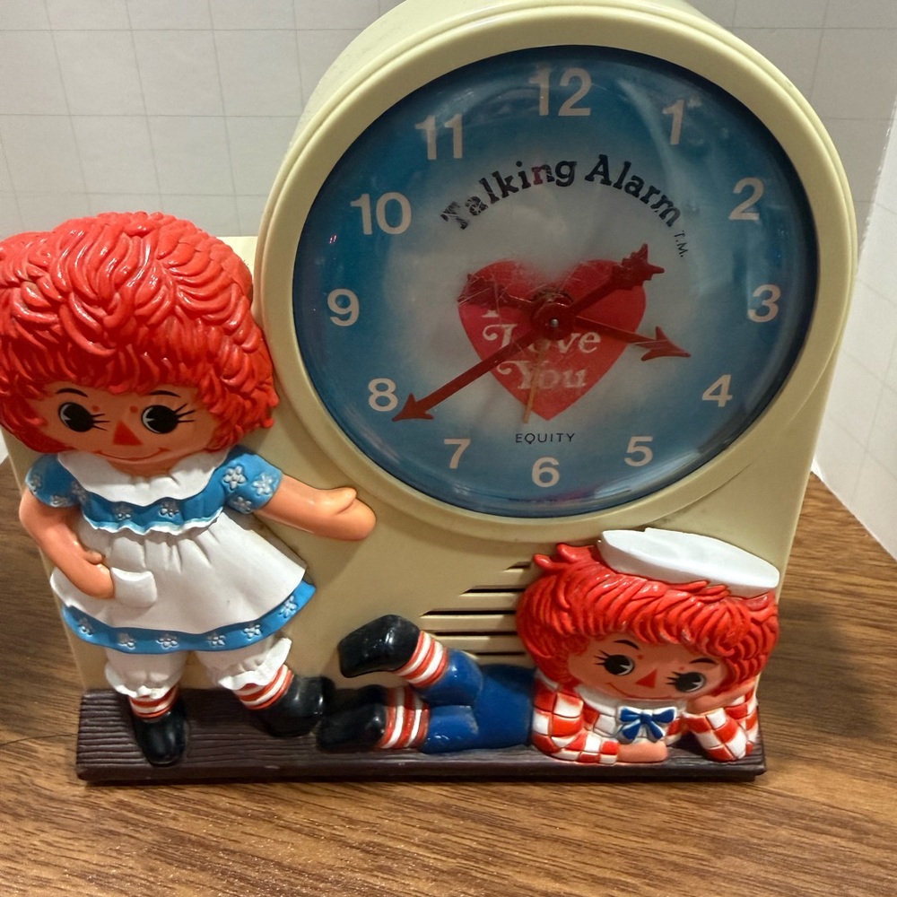 1974 Janex Raggedy Ann AndAndy
Wind-Up Talking Alarm Clock
Untested Not Working